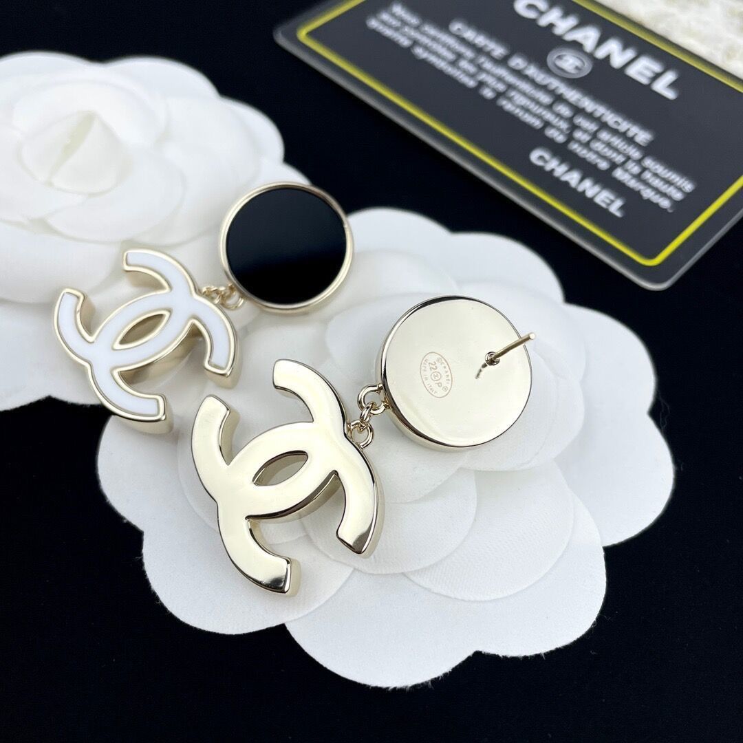 Fashionable And Elegant temperamentWomen's  Earrings