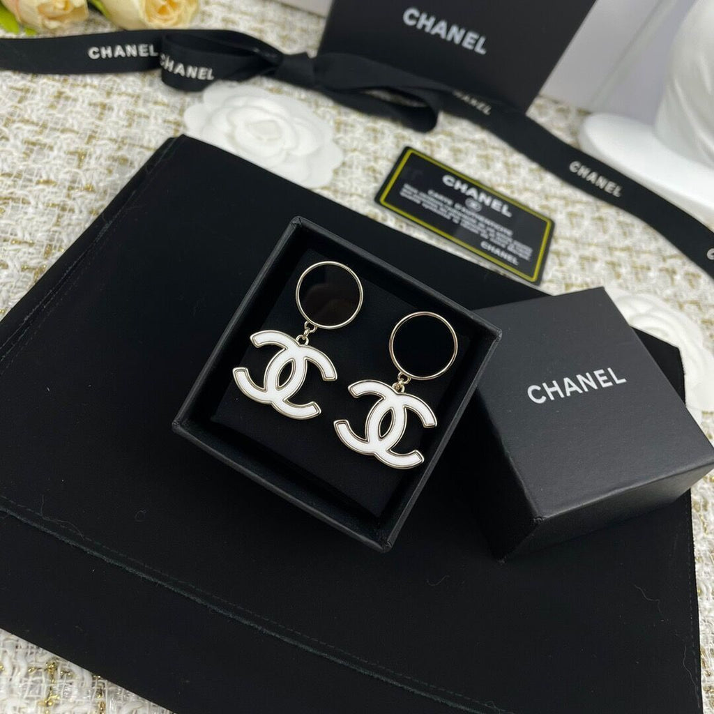 Fashionable And Elegant temperamentWomen's  Earrings
