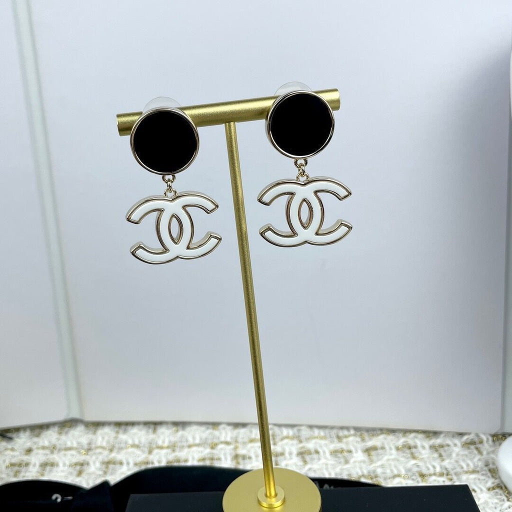 Fashionable And Elegant temperamentWomen's  Earrings