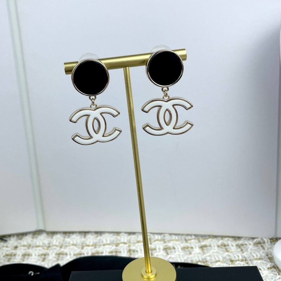 Fashionable And Elegant temperamentWomen's  Earrings