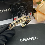 Fashionable high-end party accessoriesBracelet