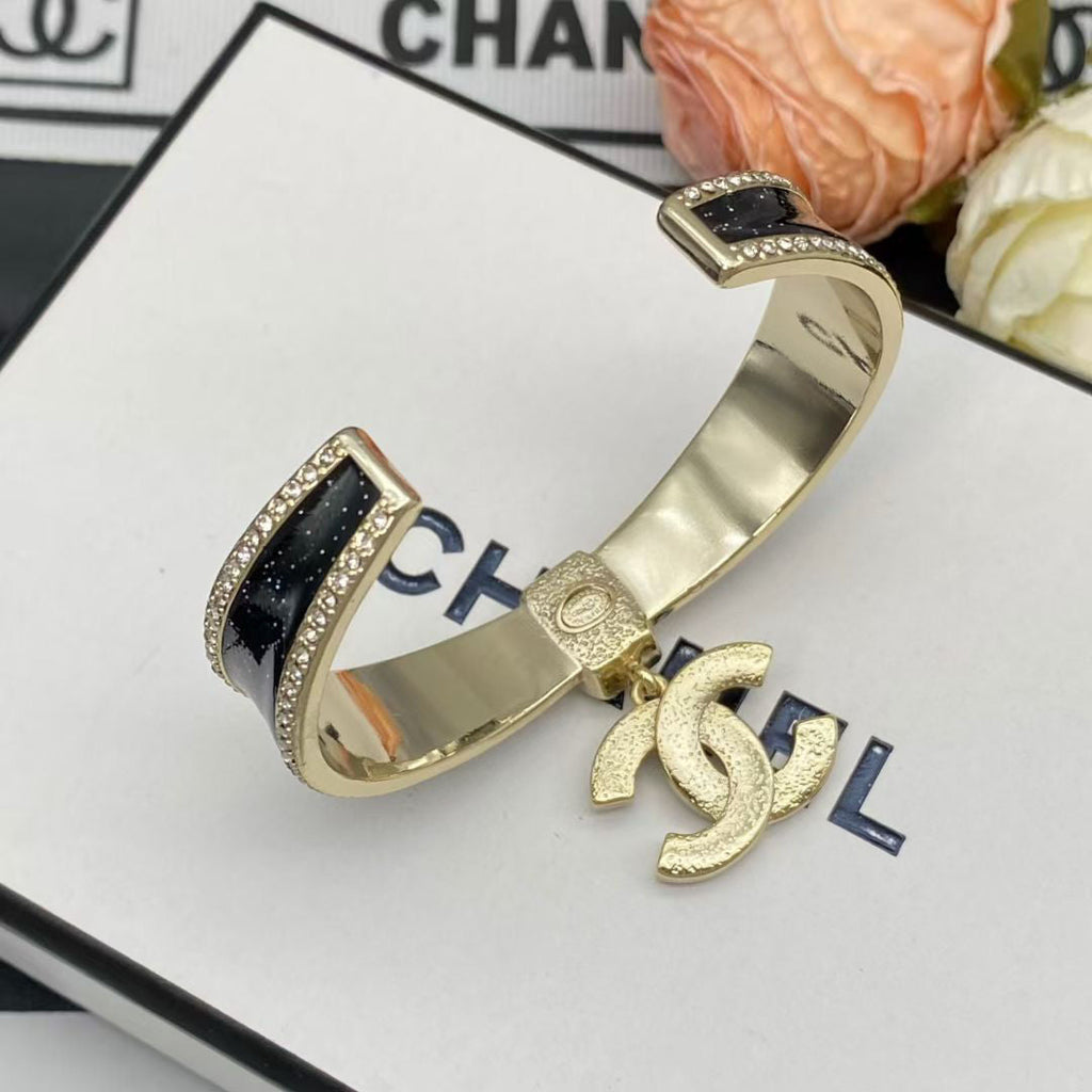 Fashionable fine shimmer open high-quality titanium steel Bracelet