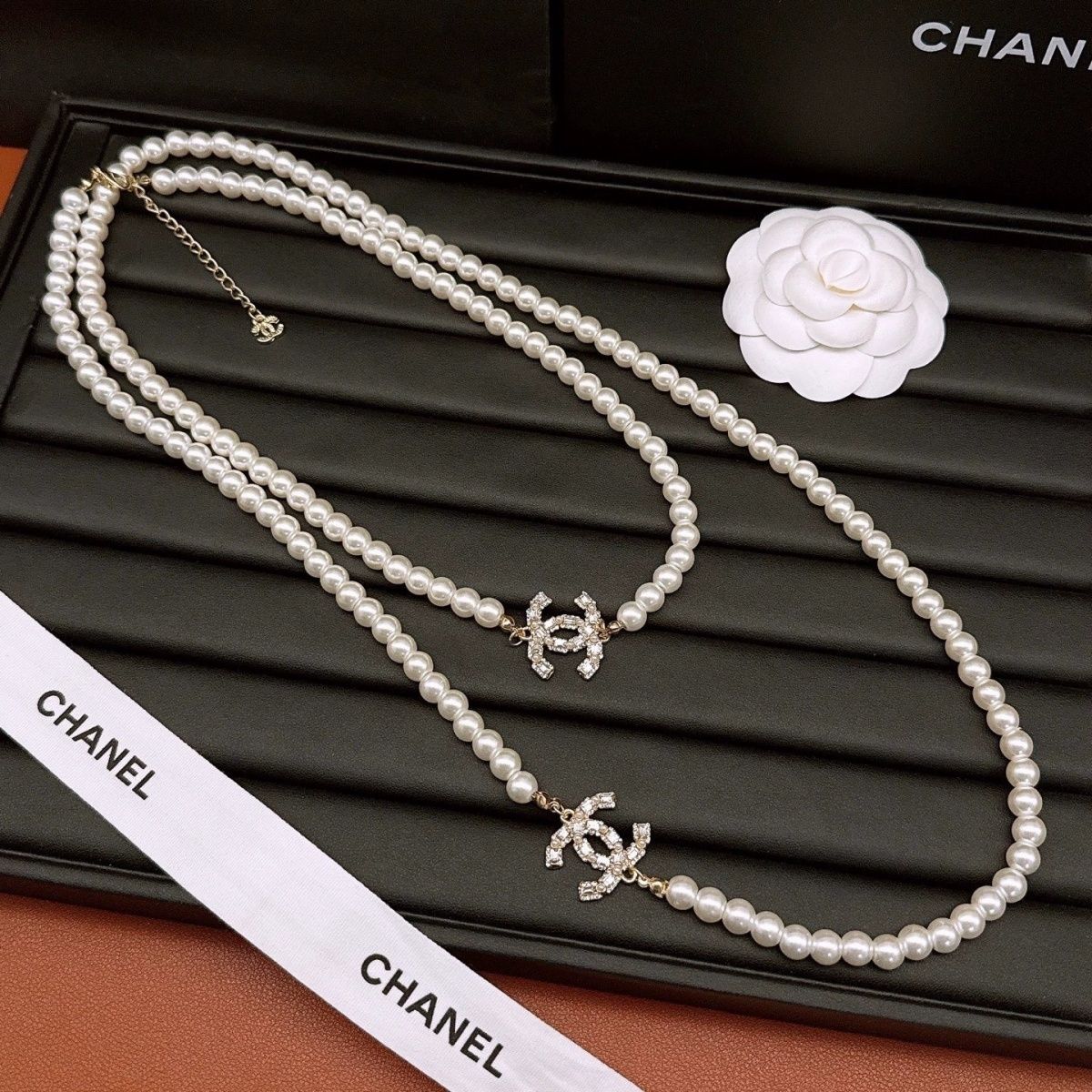 Fashionable Women's Jewelry Pearl Necklace