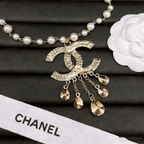 Fashionable women's pearl Pendant Necklace