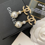 Women's earrings