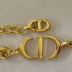 A classic summer essential waist chain.