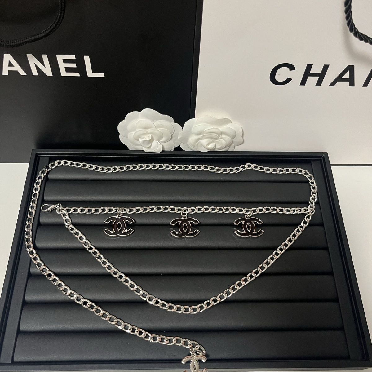 Classic summer waist chain