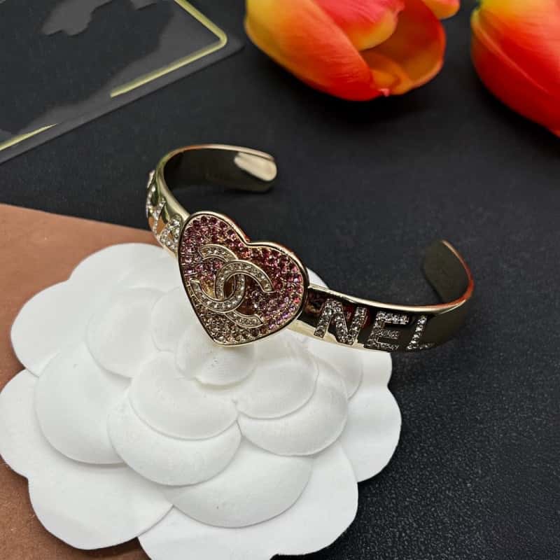 Women's Fashion Heart-Shaped Crystal Bracelet