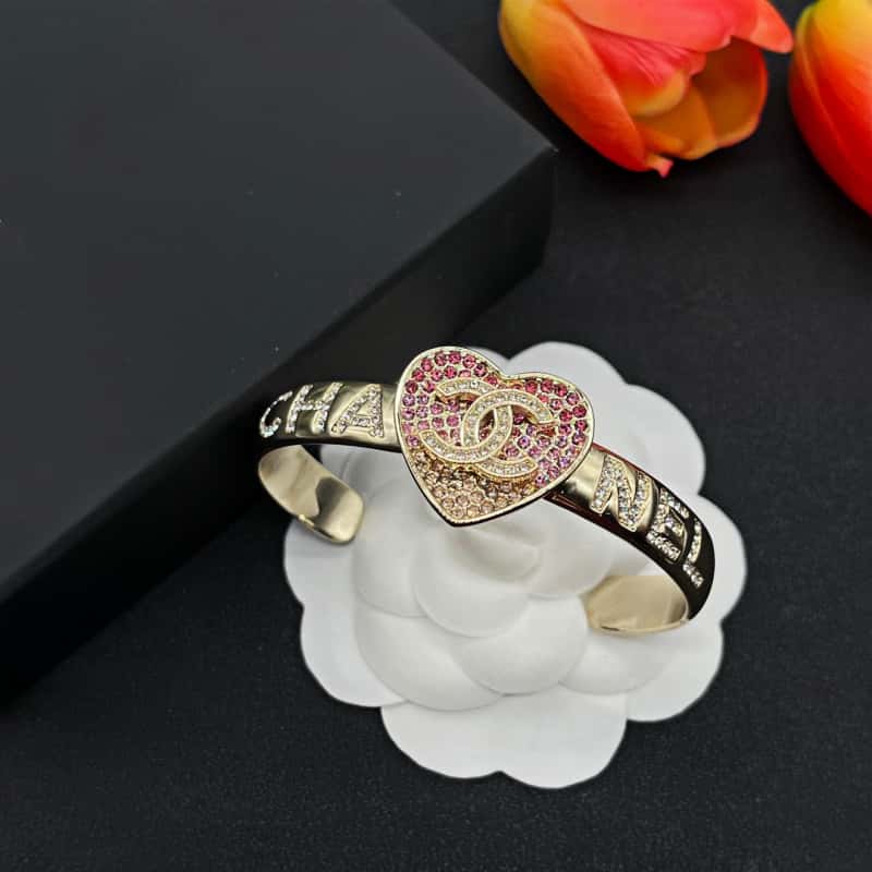 Women's Fashion Heart-Shaped Crystal Bracelet