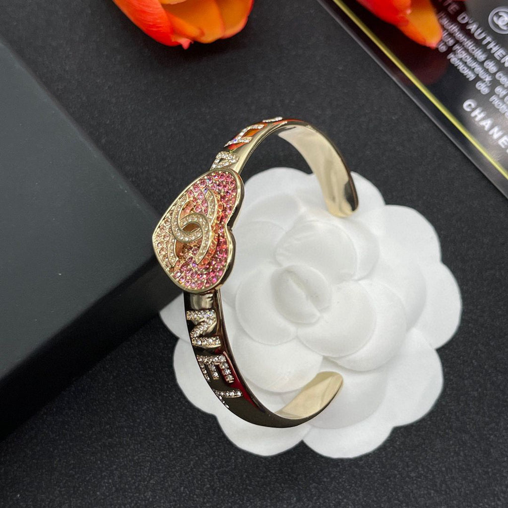 Women's Fashion Heart-Shaped Crystal Bracelet