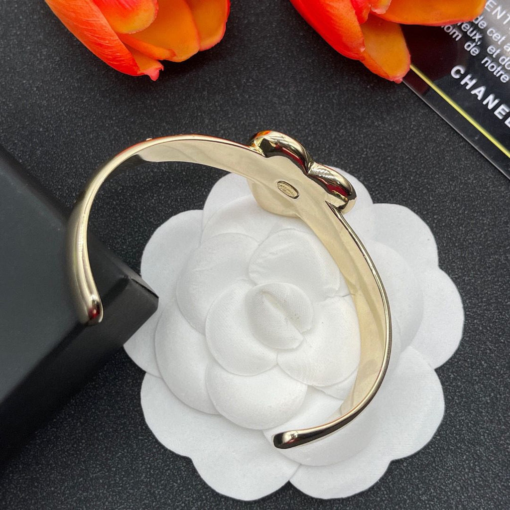 Women's Fashion Heart-Shaped Crystal Bracelet