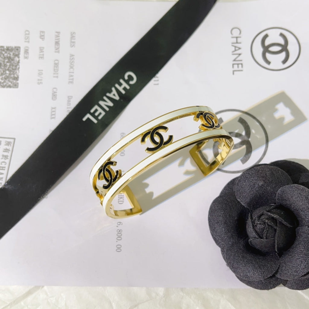 Summer hot-selling titanium steel hollow Bracelet for Women