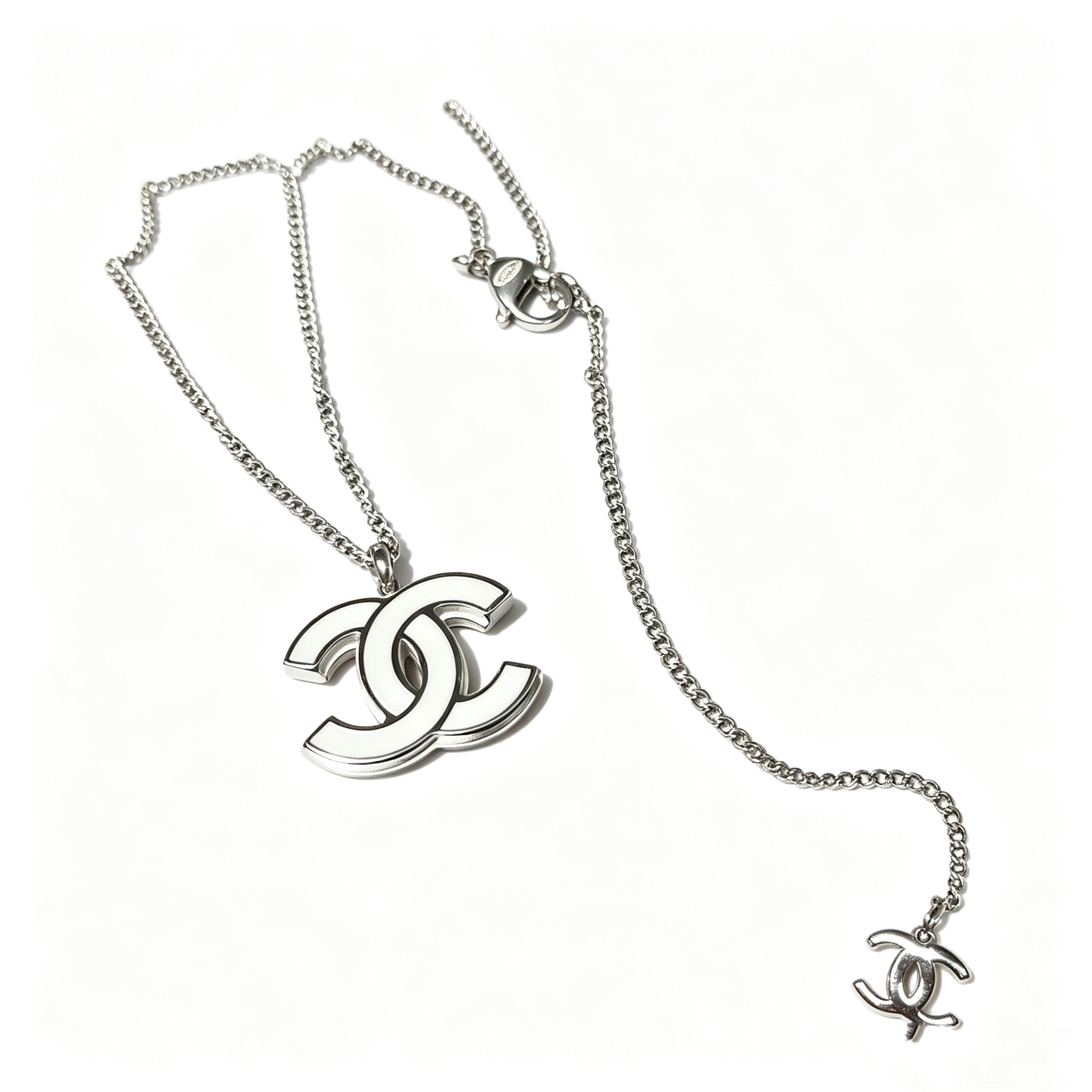 Fashionable Women's Titanium Steel Silver-Plated Necklace