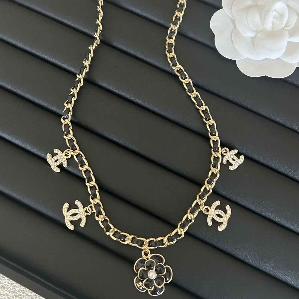 Stylish Black Collarbone Necklace for Women