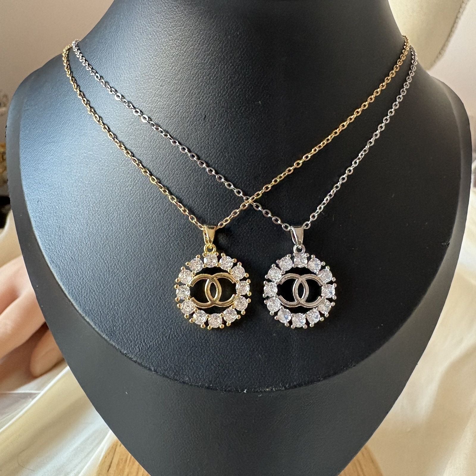 High-end and stylish collarbone necklace