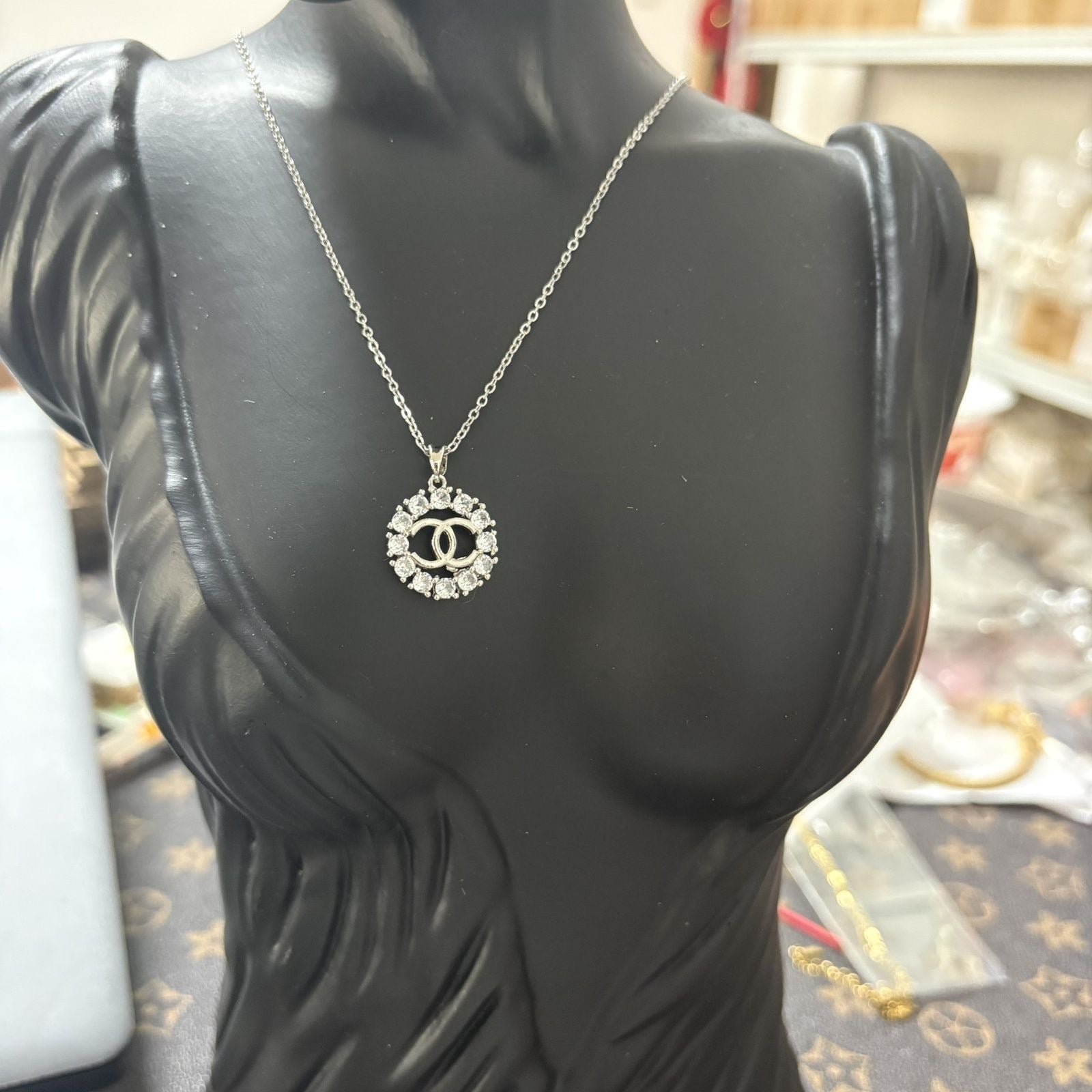 High-end and stylish collarbone necklace