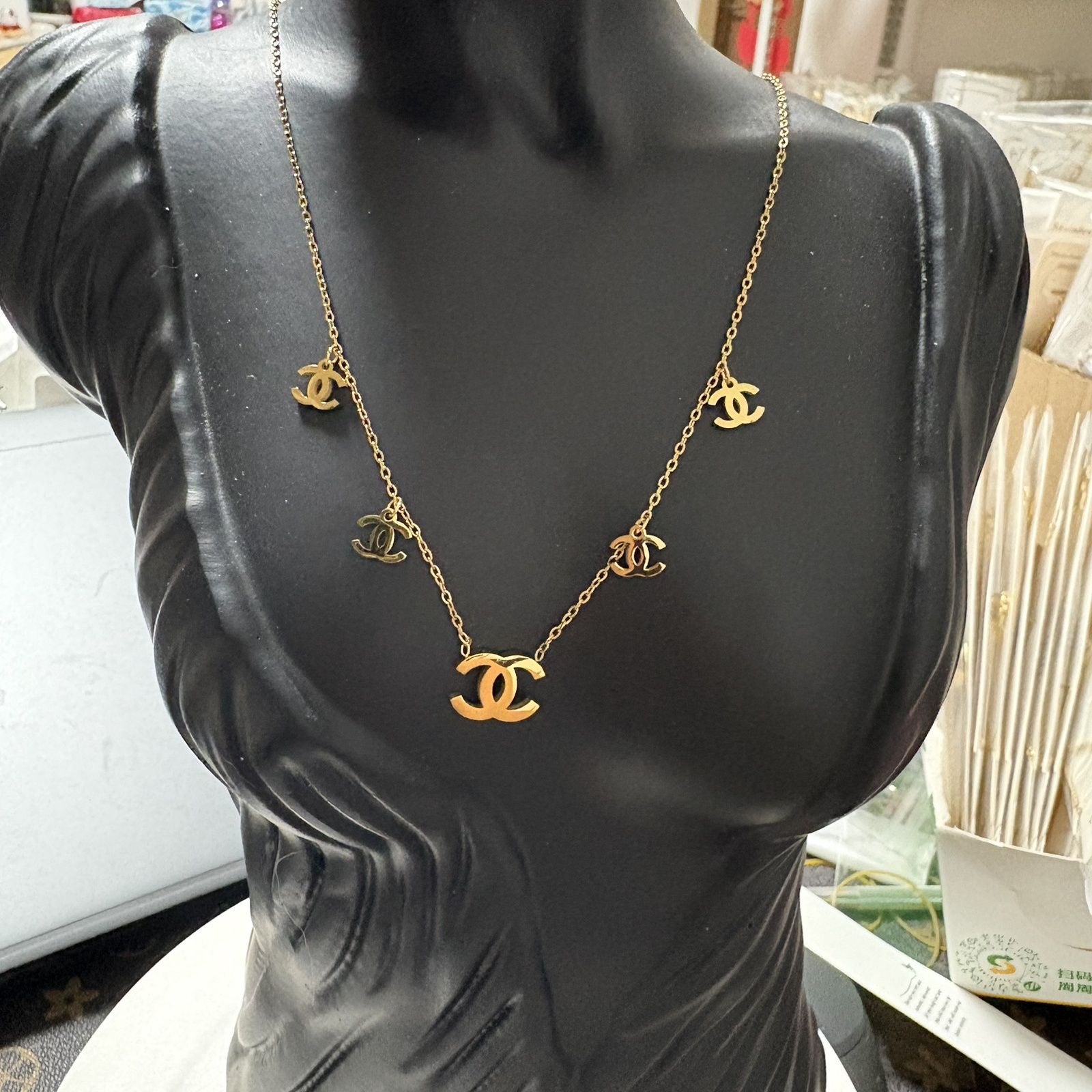 High-end and stylish collarbone necklace