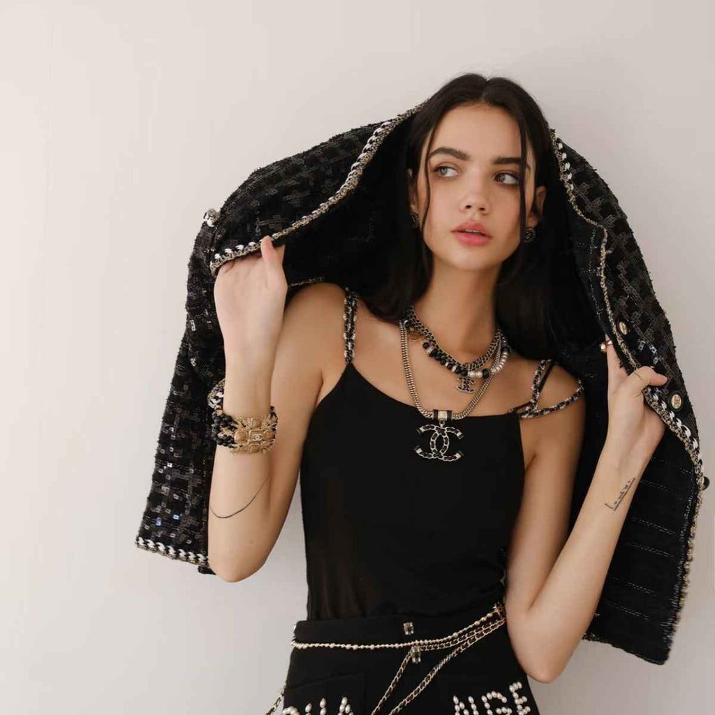 Fashionable and luxurious necklace