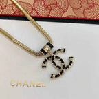 Fashionable and luxurious necklace