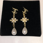 Elegant women's earrings