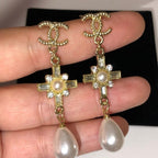 Elegant women's earrings
