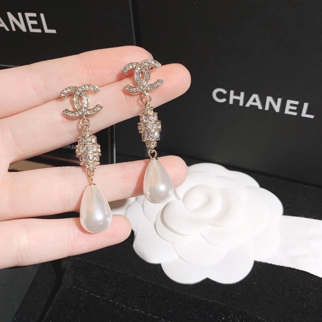 Fashionable Women's Earrings