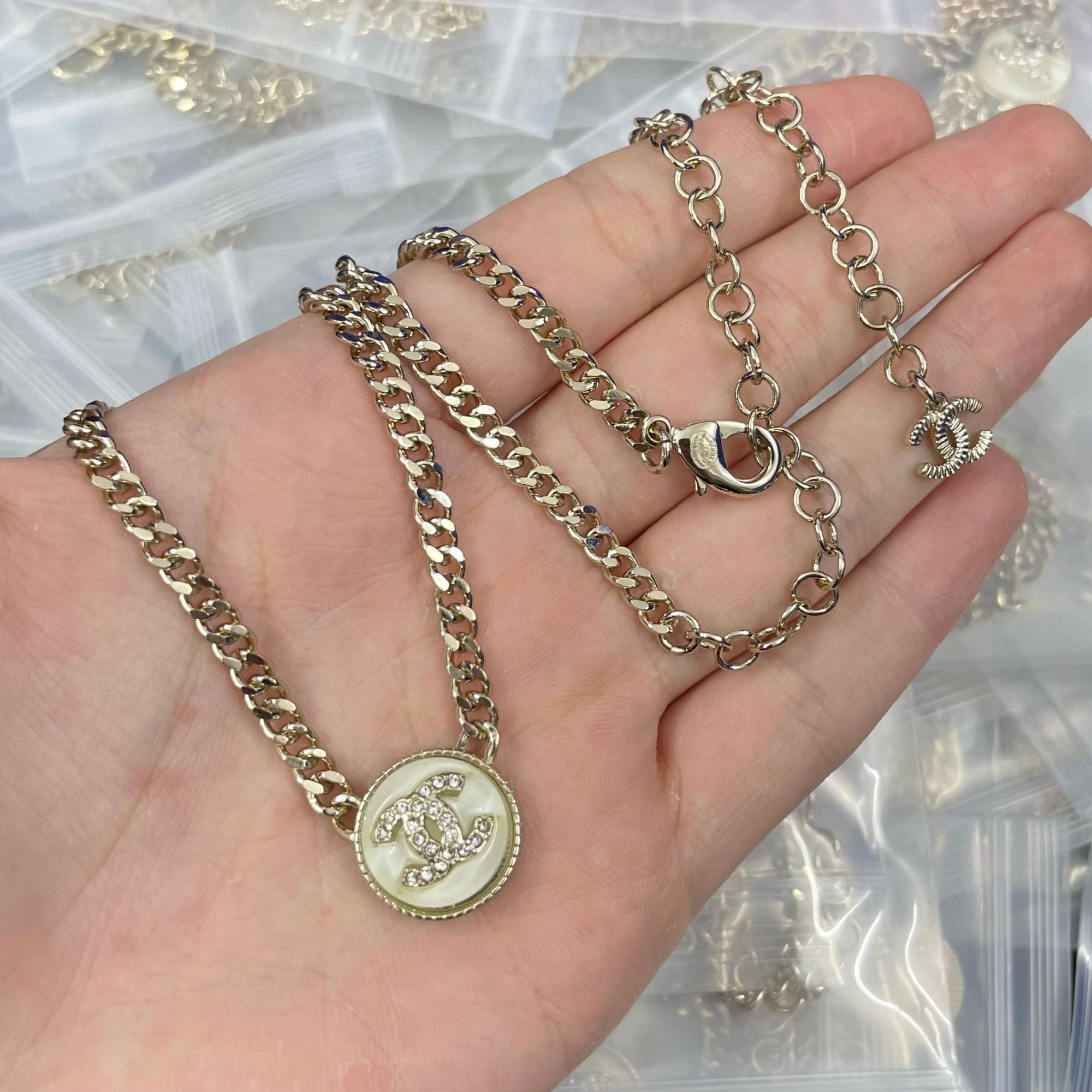 Fashionable retro French necklace