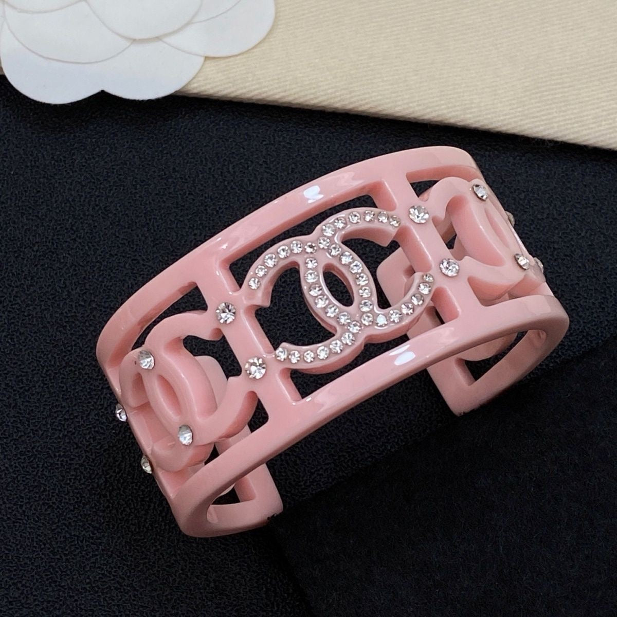 Acrylic fashion bracelet