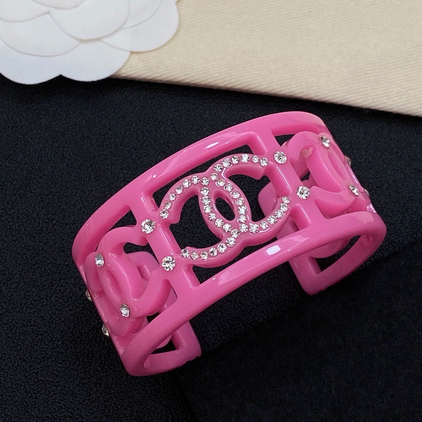 Acrylic fashion bracelet