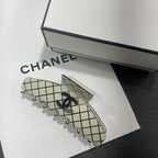 Fashion Acrylic Hair Clip – Black & White | Trendy Hair Accessories for Women