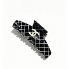 Fashion Acrylic Hair Clip – Black & White | Trendy Hair Accessories for Women