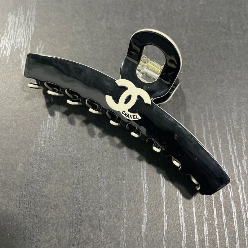 Fashion Acrylic Hair Clip 10cm – Black & White | Trendy Hair Accessories for Women