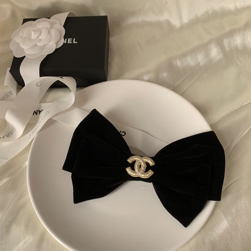 Chic Velvet Hair Clip 10cm – Black | Elegant French Style Hair Accessories for Women