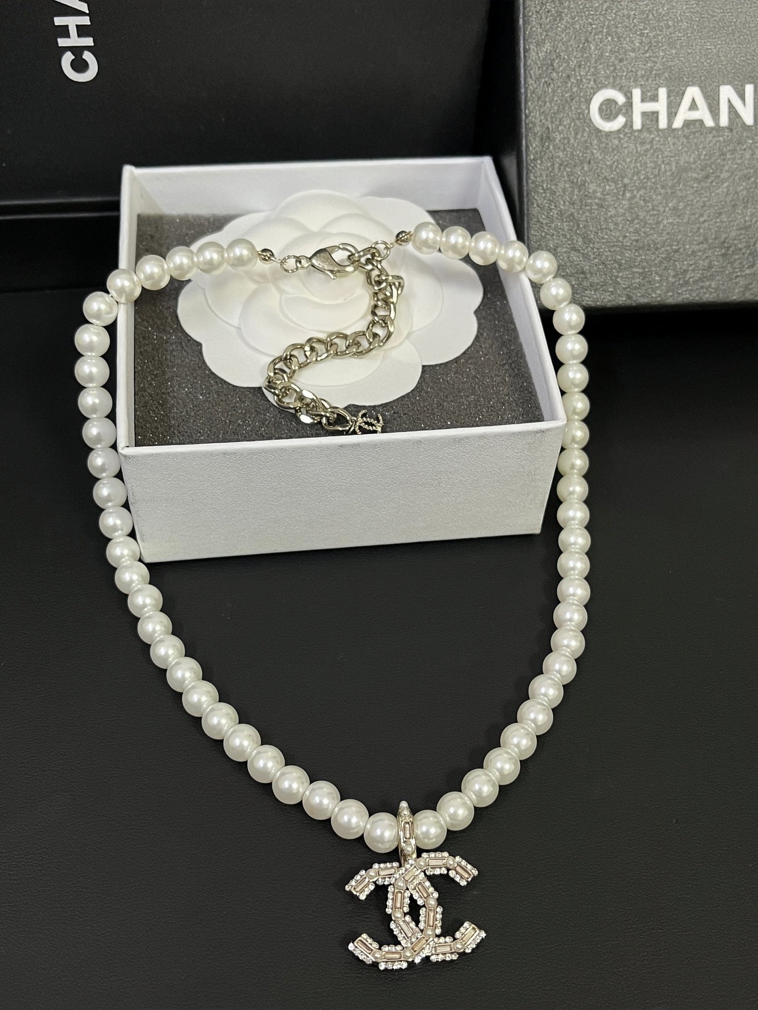 Fashionable women's Necklace