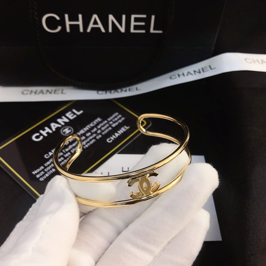 Stylish Women's Elegant Bracelet