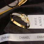 Stylish C-shaped bracelet
