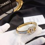 Stylish C-shaped bracelet