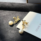 Women's earrings