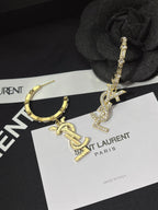 Women's fashion earrings