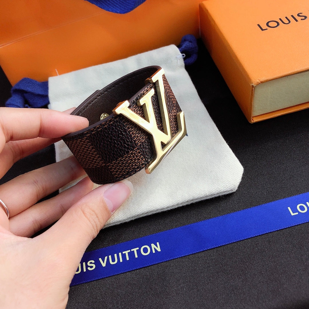 Women's fashion bracelet